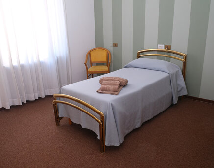 5699322c862fd636293285b10f3321fbb2483e48 5699322c862fd636293285b10f3321fbb2483e48