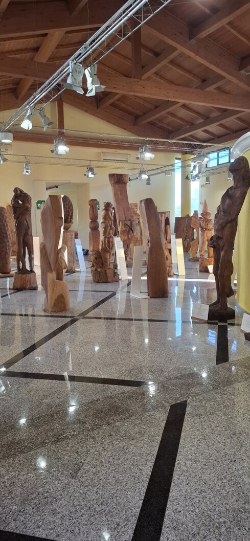 JTdCJTIyaXQlMjIlM0ElMjJTY3VsdHVyZSUyMGluJTIwbGVnbm8lMjBhbCUyME11c2VvJTIwZCVFMiU4MCU5OUFydGUlMjBDb250ZW1wb3JhbmVhJTIwZGklMjBCdWRkdXMlQzMlQjIlMjIlN0Q=