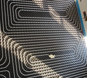 impianto radiante a pavimento con pannello bugnato