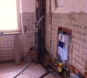 alimentazione idrica e scarichi per sanitari sospesi