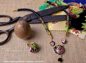 collana ferula in broccato sardo furighedda