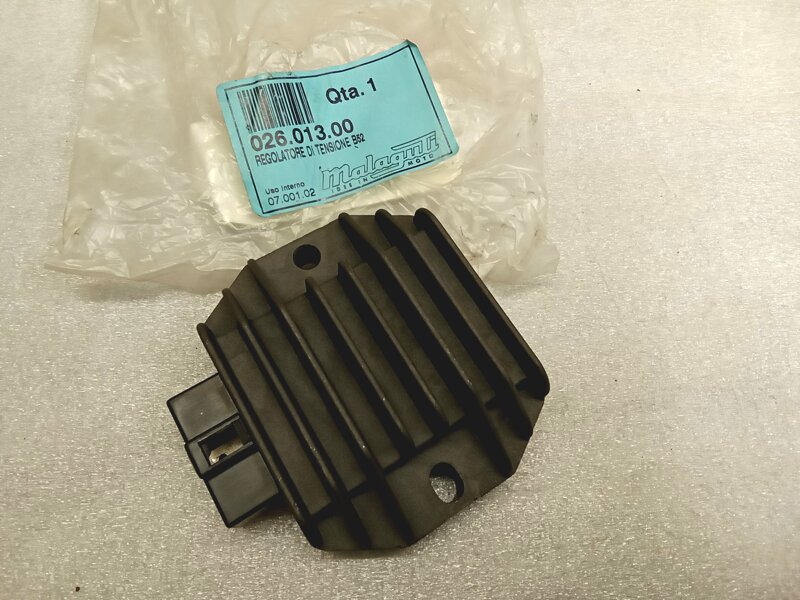 ricambi-malaguti-cod-02601300-regolatore-tensione-madison-250-euro-4900