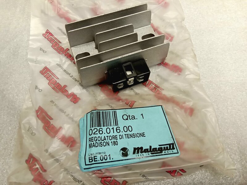 ricambi-malaguti-cod-02601600-regolatore-tensione-madison-180-euro-3900