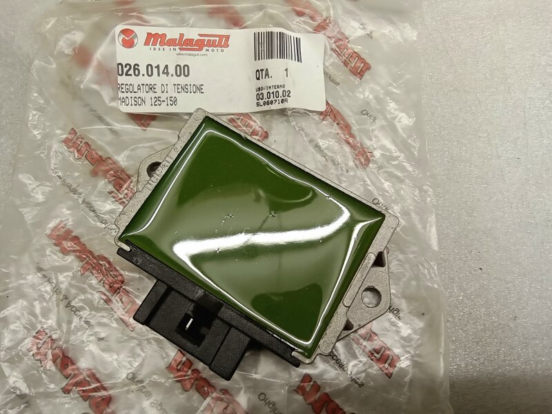 ricambi-malaguti-cod-02601400-regolatore-tensione-madison-125150-euro-5200