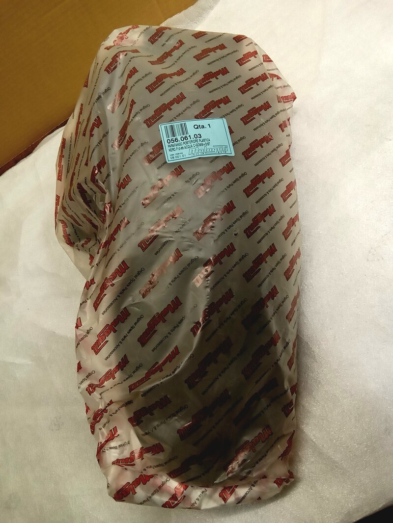 ricambi-malaguti-cod-05606103-parafango-posteriore-plastica-f1299-acqua-cgommino-dist-euro-4600