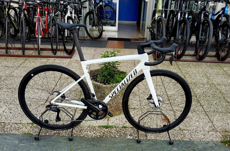 specialized-tarmac-expert-di2-54-bianca-promo-a-6000-eurolist7000