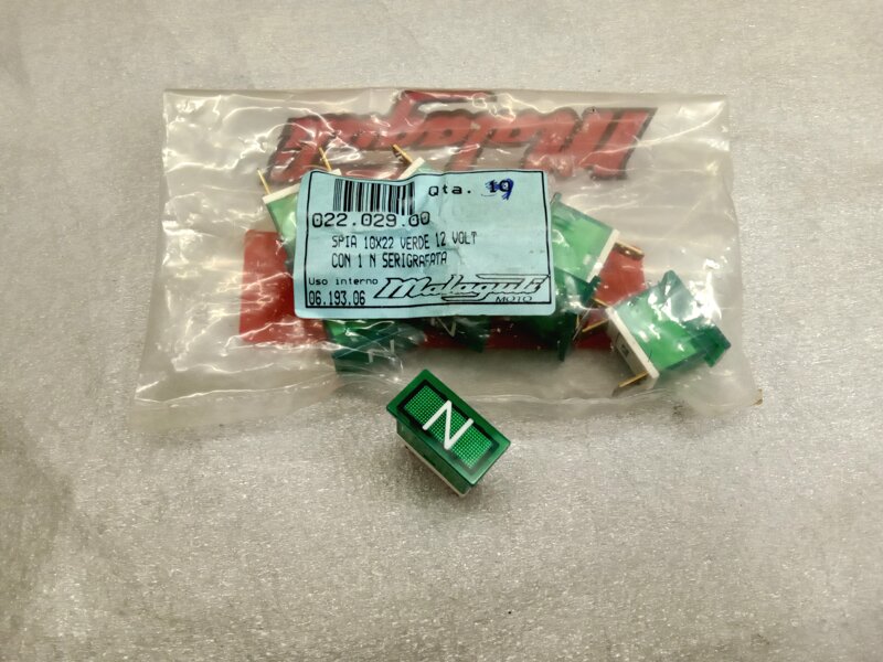 ricambi-malaguti-cod-02202900-spia-10x22-verde-12-volt-con-n-serigrafata