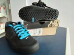 specialized-scarpa-2fo-flat-cod-611146539-n39-blackneon-blue-promozione-euro-7000