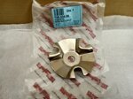 ricambi-malaguti-cod-72603400-piastrina-traino-puleggia-ant-cappellotto-porta-tasselli