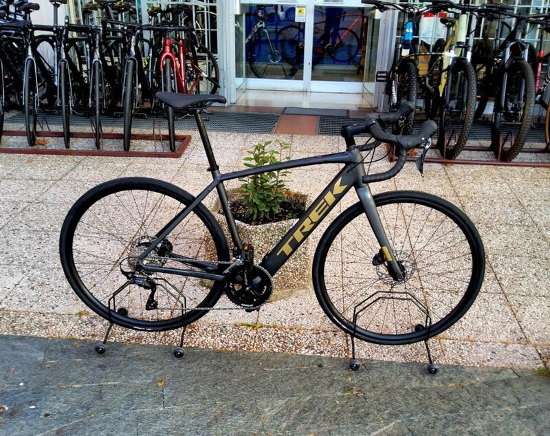 trek-domane-al5-54-nera-scritta-oromotore-hyena-shimano-105-12v-kg139-euro-2990list3379