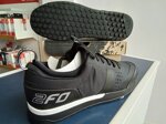 specialized-scarpa-2fo-flat-10-black-cod-611184047-n47-promozione-euro-7000