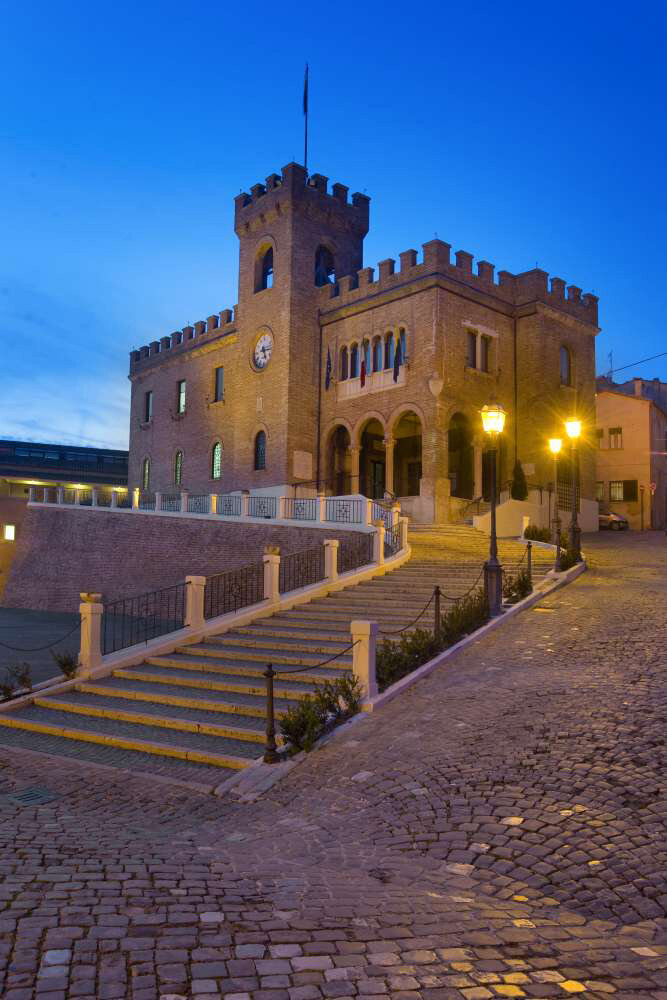 veduta-del-palazzo-comunale.jpeg