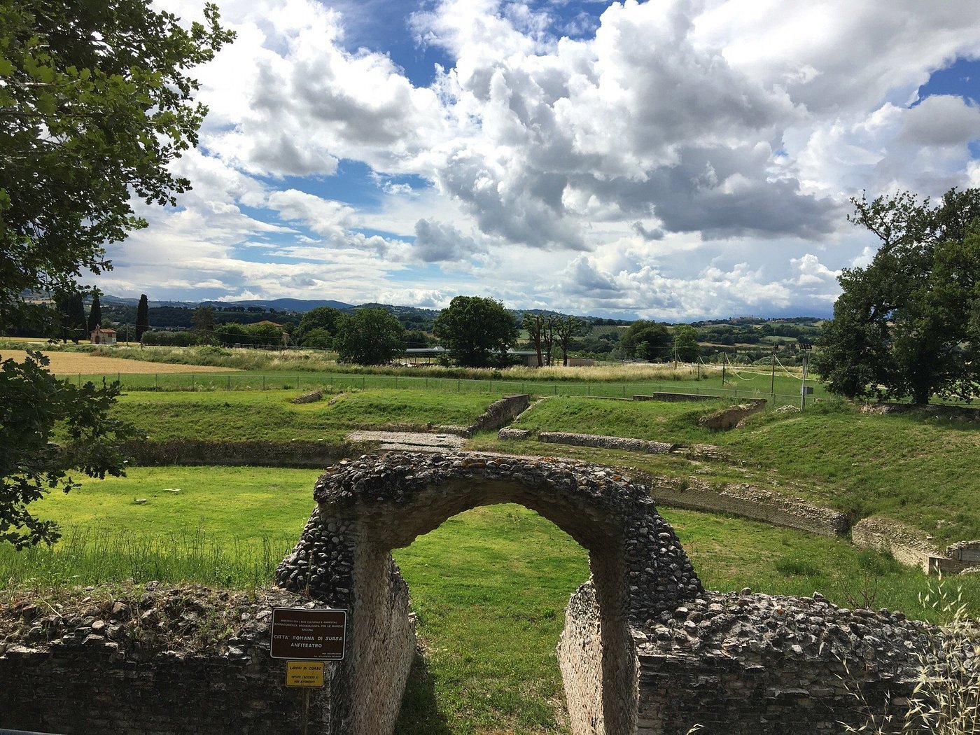 anfiteatro-di-suasam.jpeg