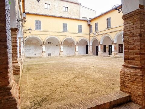 chiostro.jpeg
