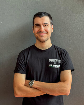 yesonlycars t-shirt black.jpeg