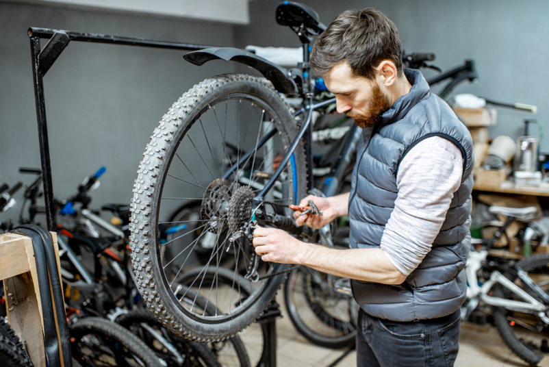 riparazione biciclette 