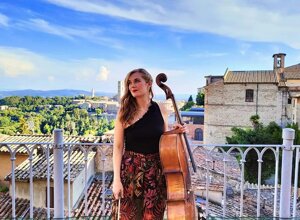 Le gioie di Cesare, Mathilde Sigier violoncellista per eventi 