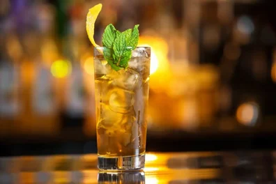 long-island-iced-tea-cocktail-ricetta-ingredienti-dosi-e-la-storia