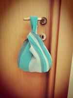 knot-bag-azzurra-lilla-e-nera