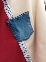 poncho-beige-e-rosso-con-inserti-in-jeans