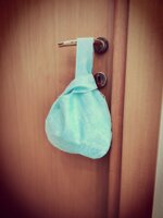 knot-bag-piccola-azzurra-rossa-e-beige