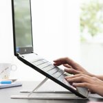 supporto-pieghevole-e-regolabile-per-pc-portatile-flappot-innovagoods