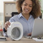 mini-climatizzatore-umidificatore-a-ultrasuoni-con-led-koolizer-innovagoods