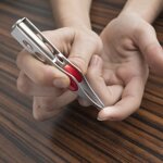 pinzette-con-led-per-sopracciglia-lezers-innovagoods