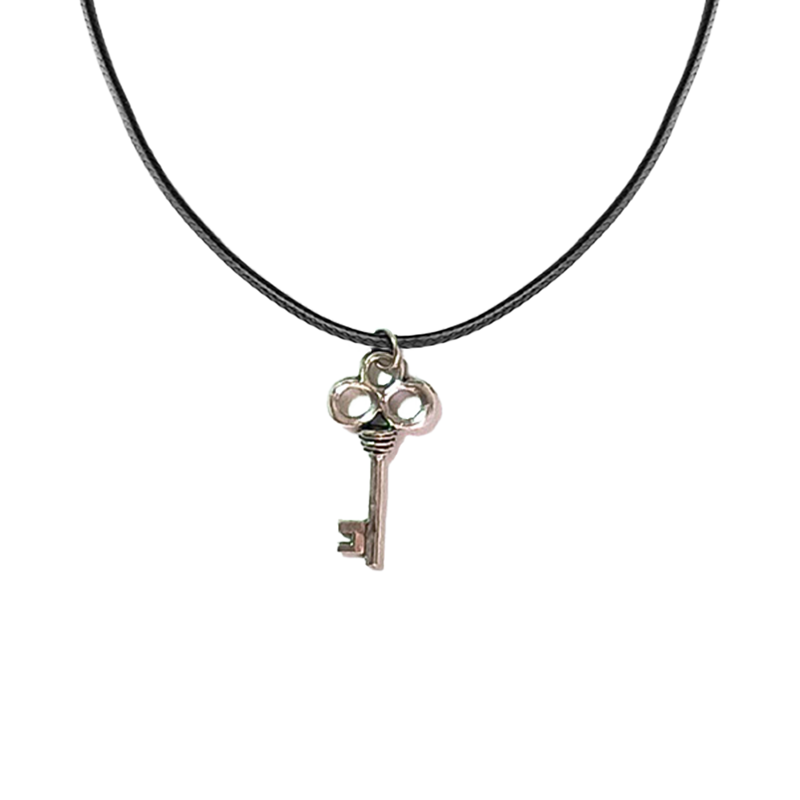 collana-in-corda-nera-con-ciondolo-chiave