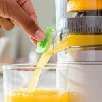 estrattore-di-frutta-ricaricabile-automatico-juisso-innovagoods