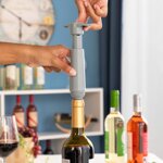 pompa-per-sottovuoto-e-tappi-per-il-vino-winuum-innovagoods-4-tappi-di-sughero
