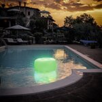 pouf-gonfiabile-con-led-multicolor-e-telecomando-pulight-innovagoods
