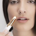 epilatore-di-precisione-con-led-per-peluria-viso-innovagoods