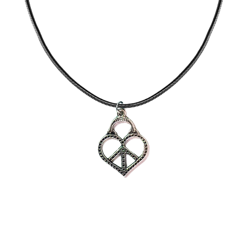collana-in-corda-nera-con-ciondolo-cuore-e-pace