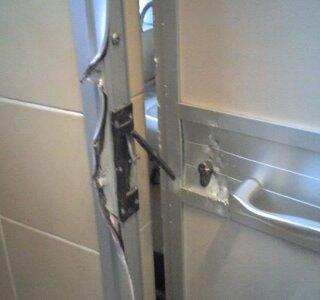 ricostruzione porta a seguito di forzatura
