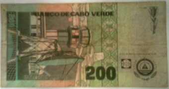 155 200 escudos retro.jpeg 155 200 escudos retro.jpeg
