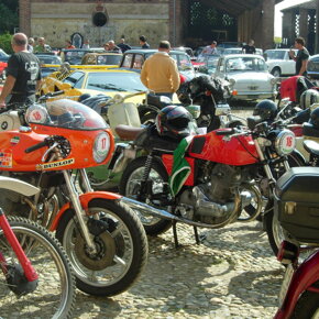 Raduno auto-moto d'epoca Maleo 2009 Laverda 1000 3 cilindri 1976 replica Bol d'Or