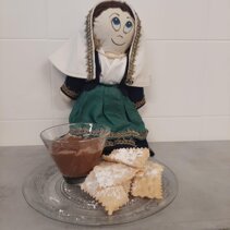 chiacchiere di Carnevale e sanguinaccio