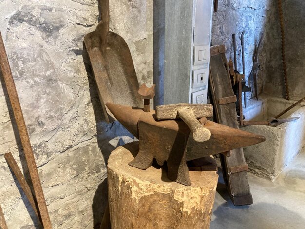 Momenti del progetto miniera di Dossena