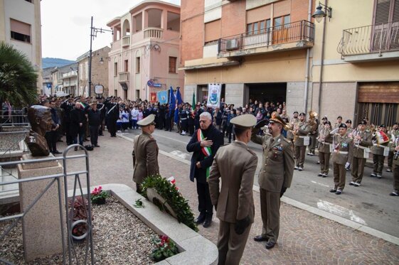 8b61df23-e69d-4eb3-a991-d74db3b1a7b1 8b61df23-e69d-4eb3-a991-d74db3b1a7b1