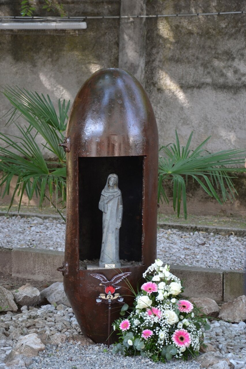 5d2418cc-79e7-454b-aabe-56ed5230ea61 5d2418cc-79e7-454b-aabe-56ed5230ea61