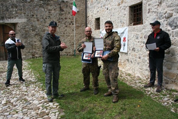 fe272fef-61b4-4374-a250-6c10388ba99e