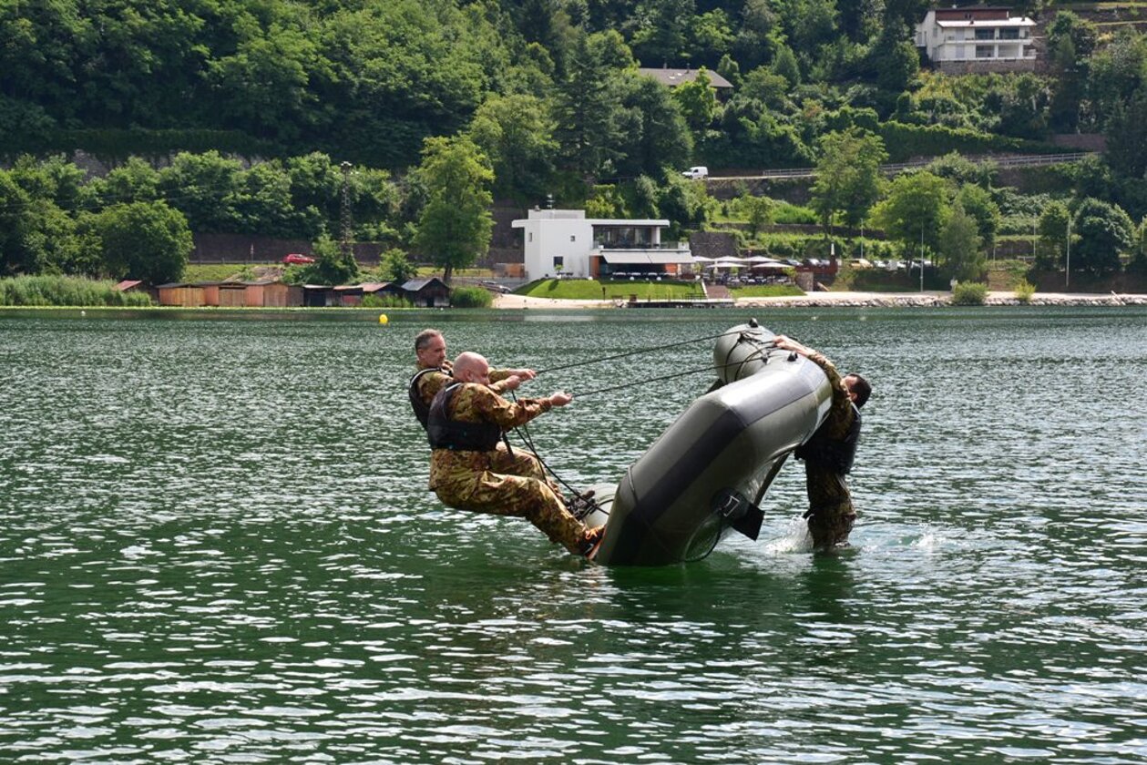 6d27000a-96ee-4825-ac39-643c543b36bf 6d27000a-96ee-4825-ac39-643c543b36bf