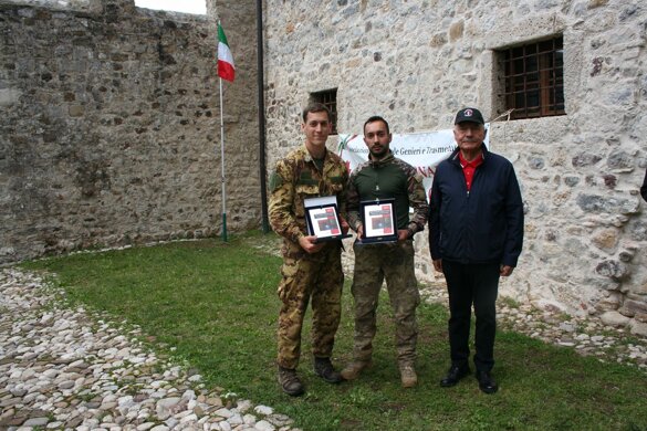 f7ead437-283e-48c1-8dfb-d9a5fd0d7195