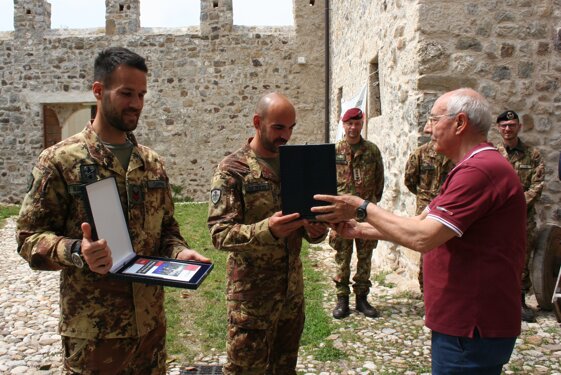 1fc7d93e-dcd1-448a-9ae9-f17f98964a01