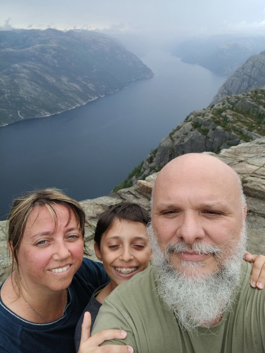 Preikestolen in camper