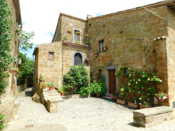 Civita di Bagnoregio in moto