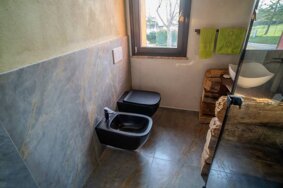 sanitari_bagno_sopra.jpeg sanitari_bagno_sopra.jpeg
