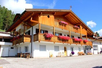 639ec232-8828-4ded-8889-9bcb655c5421