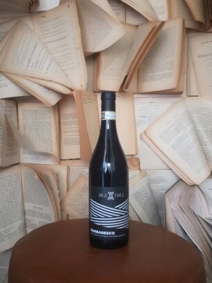 Bottiglia MAXIMA Barbaresco primo piano Primo piano bottiglia di Barbaresco DOCG della nostra linea MAXIMA
